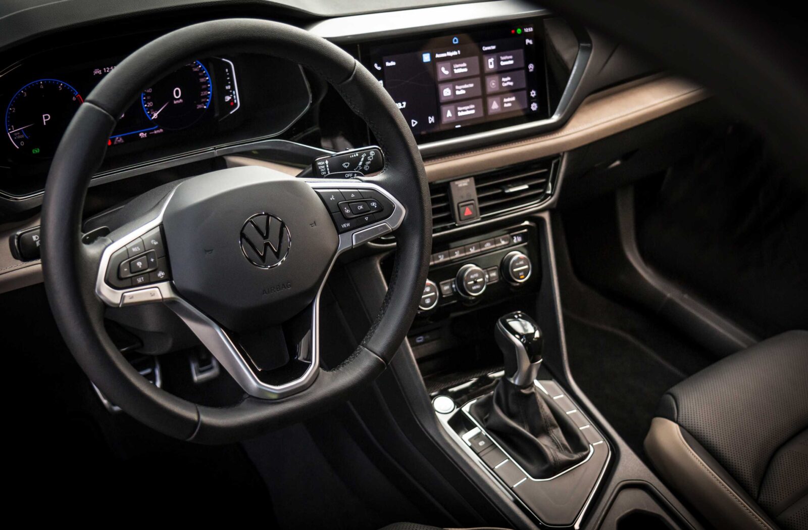 Taos é lançado no Brasil